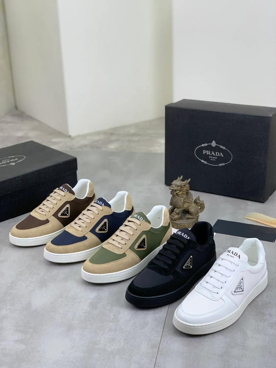 Men's Men's Shoes💰P440💰[New Style] The latest classic model of high-quality PRADA breathable and comfortable men's shoes has been launched on the official website in 1:1 reproduction, synchronized in Hong Kong counters and on the same catwalk; all made of calfskin with breathable mesh fabric ➕Imported soft and comfortable sheep Leather lining, 🍡🍡original 1:1 rubber outsole, non-slip and wear-resistant; comfortable to wear, attractive style, fine workmanship, and simple and neat shoe last, showing a man's courage and toughness, 👍size 38 to 44; 5️⃣colors🉑️ to choose from